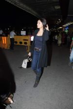 Sushmita Sen snapped at international airport in Mumbai on 11th Dec 2012 (7).JPG